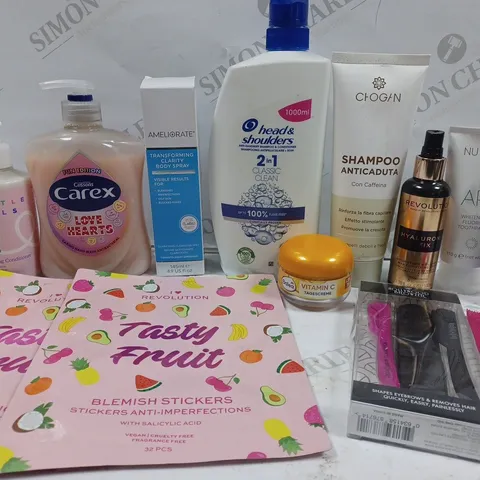 BOX OF APPROX 10 ASSORTED BEAUTY PRODUCTS TO INCLUDE HEAD&SHOULDERS SHAMPOO/CONDITIONER, NU SKIN TOOTHPASTE, URBAN DECAY MASCARA, ETC