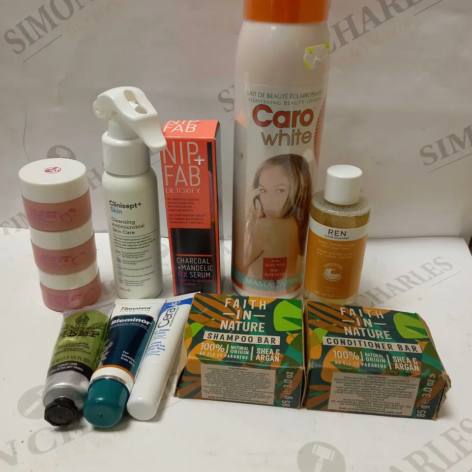 LOT OF APPROX 10 ASSORTED COSMETIC PRODUCTS TO INCLUDE REN TONIC GLOW LOTION, CHARCOAL SERUM, LIP MASK, ETC