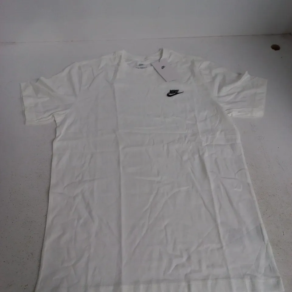 NIKE WHITE CREW T-SHIRT - M