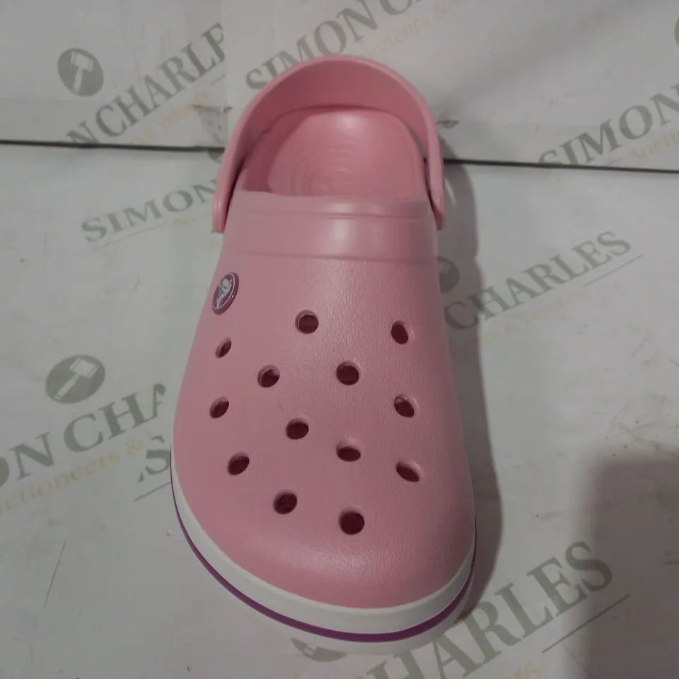 PAIR OF CROCS CLOGS IN PINK UK SIZE M6/W7