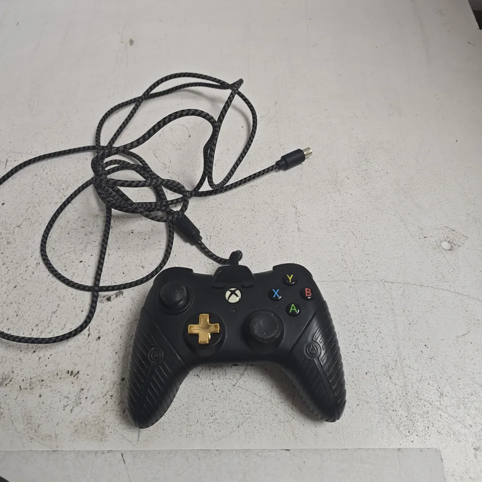 XBOX CONTROLLER (WIRED) – BLACK WITH BRAIDED CABLE