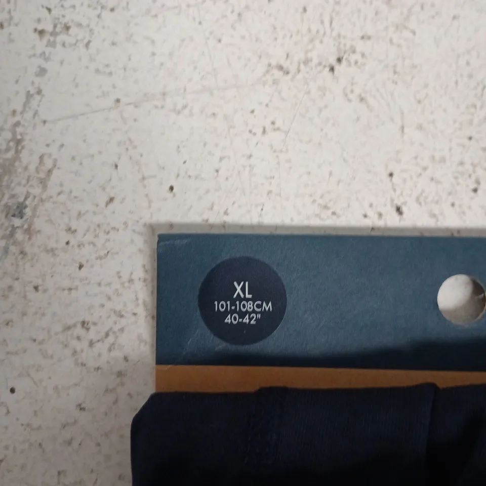 CHARLES TYRWHITT NAVY BOXERS– MEN'S, XL (UK 40-42)