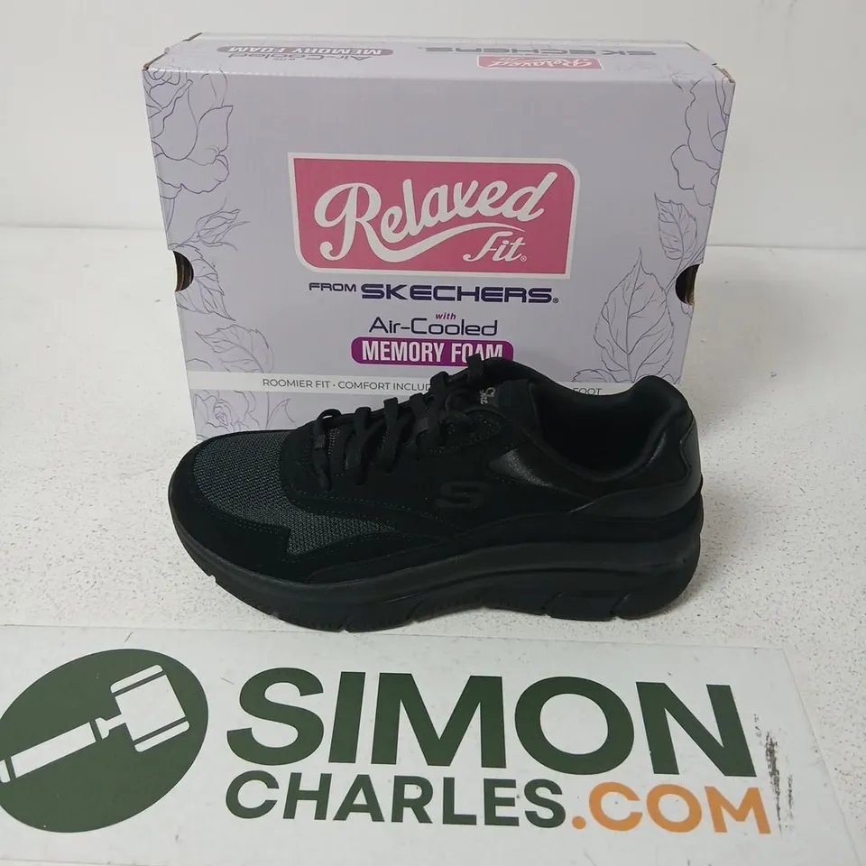 SKECHERS RELACED FIT BLACK TRAINERS SIZE 6