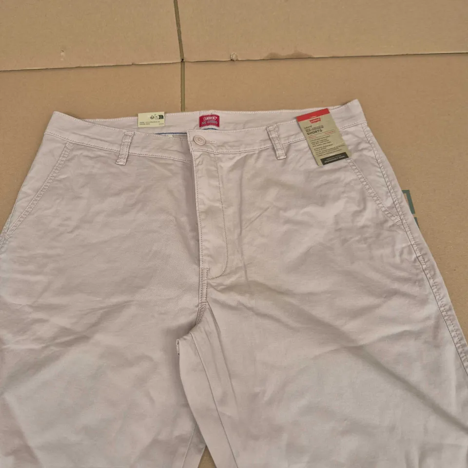 LEVI'S XX CHINO SHORTS – UK 36 (US 36)