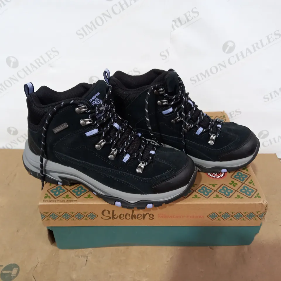 BOXED PAIR OF SKECHERS - SIZE 5.5