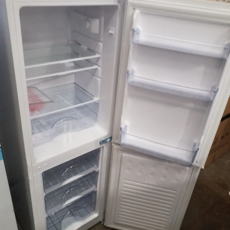 SWAN SR15690W 48CM WIDE, 144CM HIGH, 50/50 SPLIT COMPACT FRIDGE FREEZER - WHITE