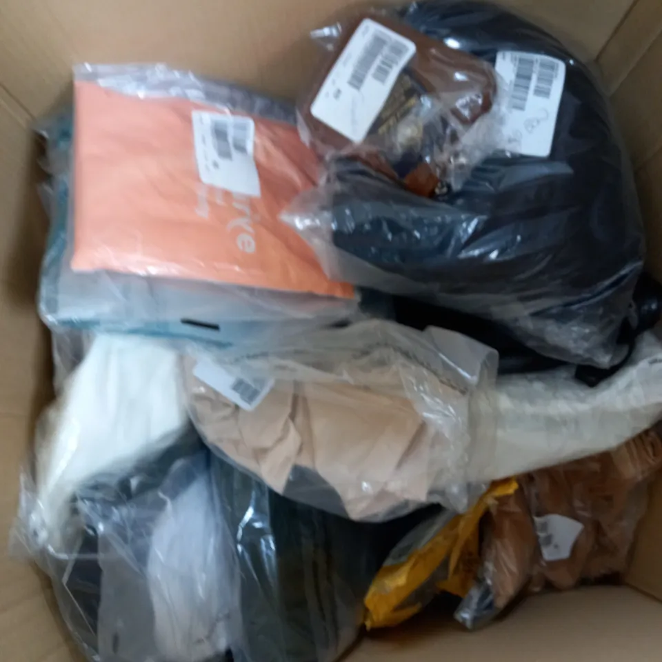 BOX OF APPROXIMATELY 15 ASSORTED ITEMS TO INCLUDE ASHWOOD HANDBAG, PURSE, JUMPER ETC