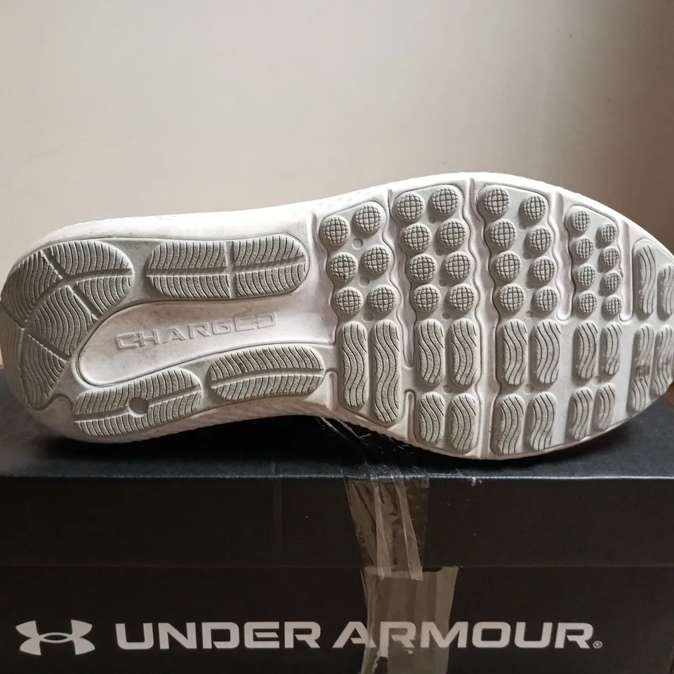 BOXED PAIR OF UNDER ARMOUR UA CHARGED SURGE 4 – MEN'S RUNNING SHOES, UK 9