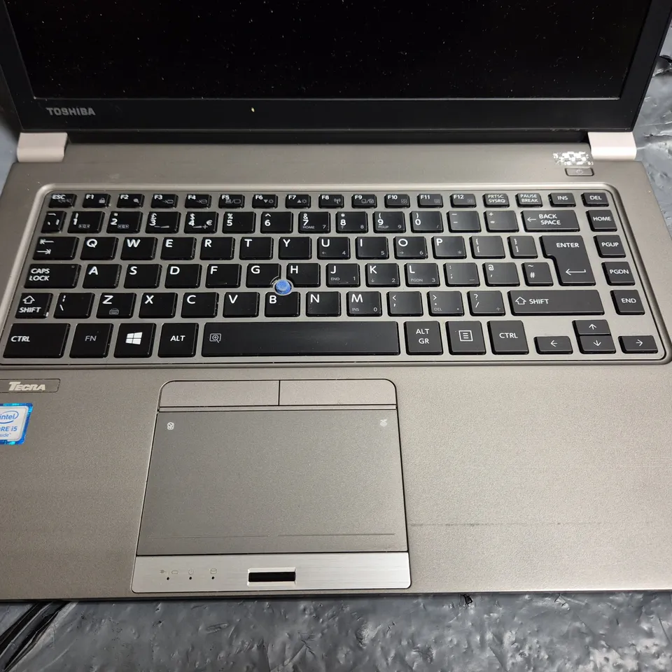 TOSHIBA TECRA Z40-C LAPTOP