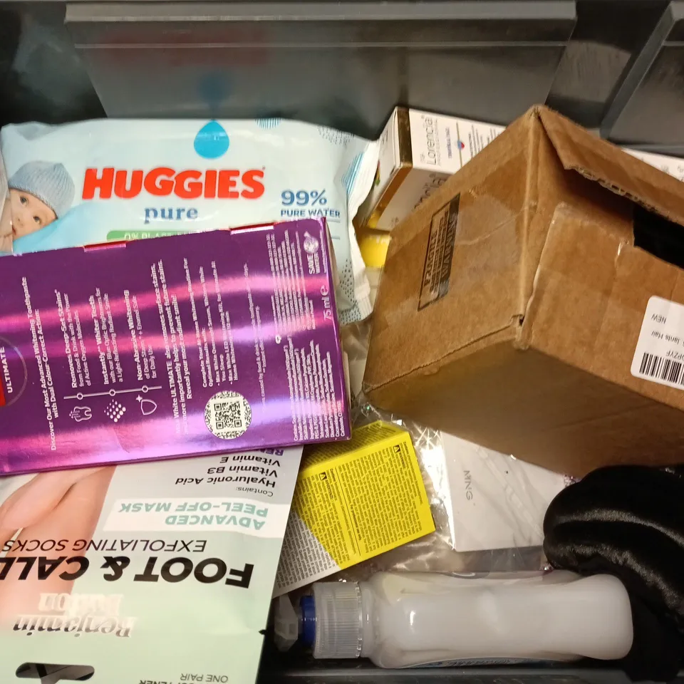 APPROXIMATELY 10 ASSORTED COSMETICS ITEMS TO INCLUDE NATURE SPELL HAIR OIL, COLGATE MAX WHITE, LORENCIA SERUM TROPICAL, ETC