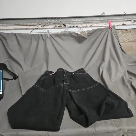 PRETTY LITTLE THING STITCH STRAIGHT LEG DENIM JEANS – WASHED BLACK, UK SIZE 14