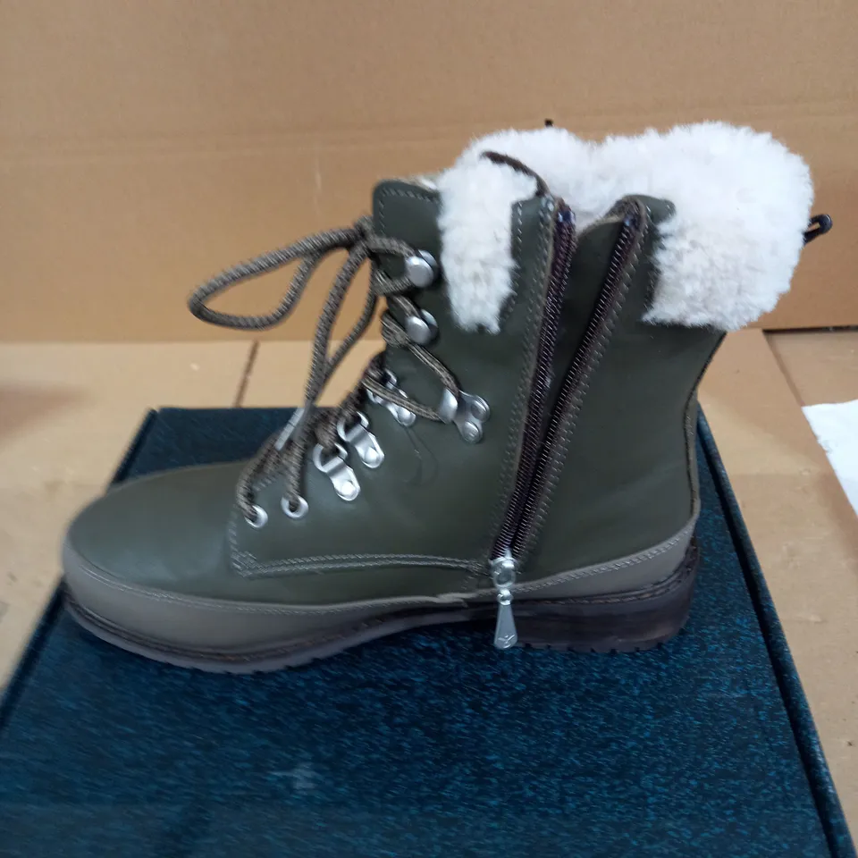EMU OKAB WATERPROOF BOOTS - DARK OLIVE - UK 7