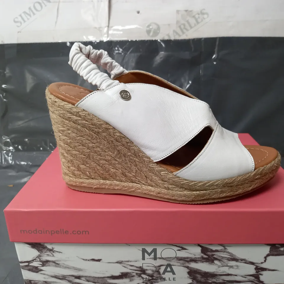 BOXED MODA SHOON PAMMILA WHITE LEATHER HIGH HEELS OPEN TOE - SIZE 7