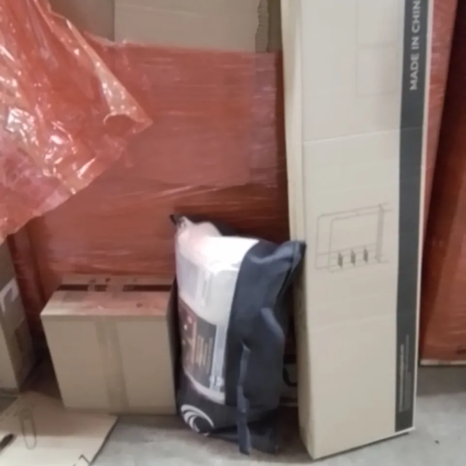 PALLET OF ASSORTED ITEMS INCLUDING:SLOW JUICER,PILLOW,SHELVING UNIT