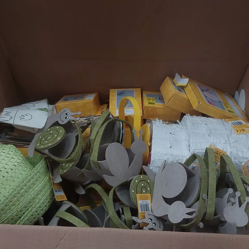 PALLET CONTAINING A VERY LARGE QUANTITY OF ASSORTED EASTER PRODUCTS
