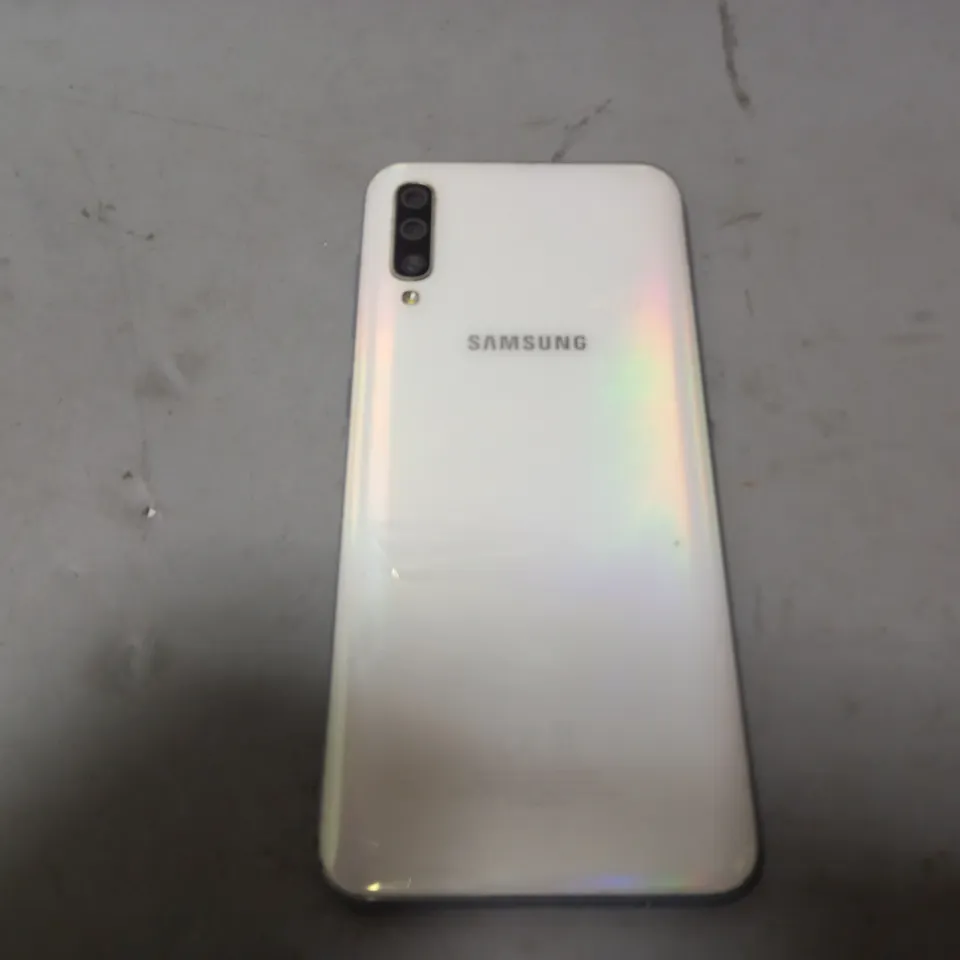 SAMSUNG GALAXY A50