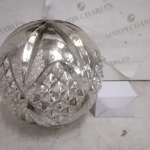 BOXED ALISON CORK ROTATING LIGHT MERCURY CUT GLASS DECORATION