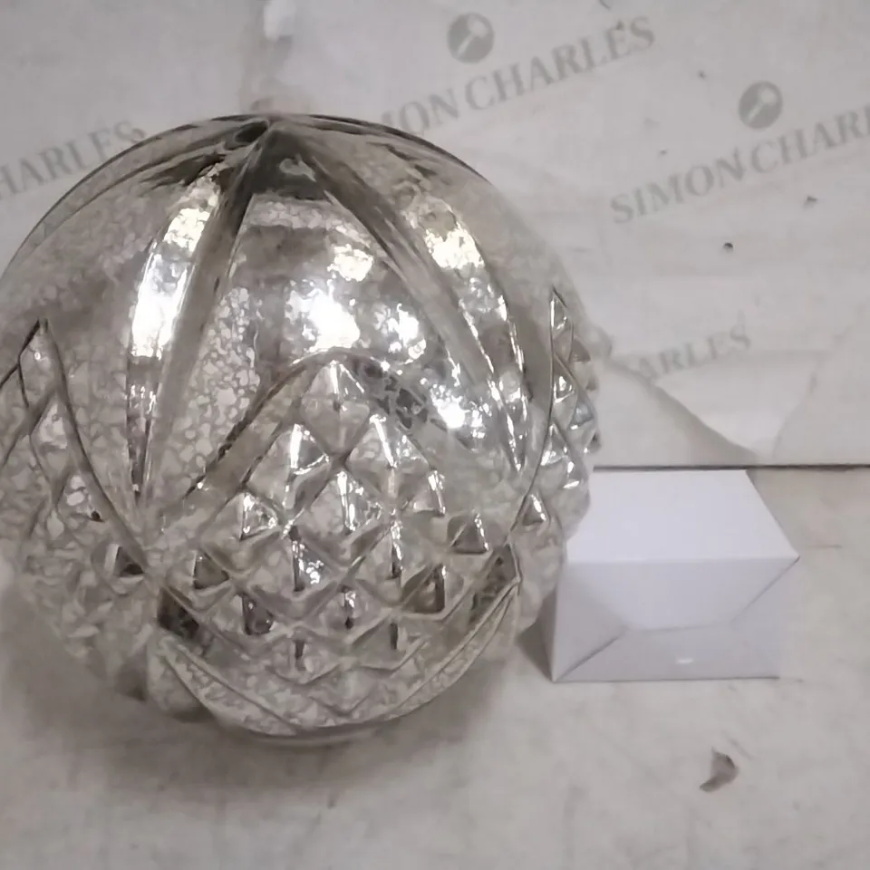 BOXED ALISON CORK ROTATING LIGHT MERCURY CUT GLASS DECORATION