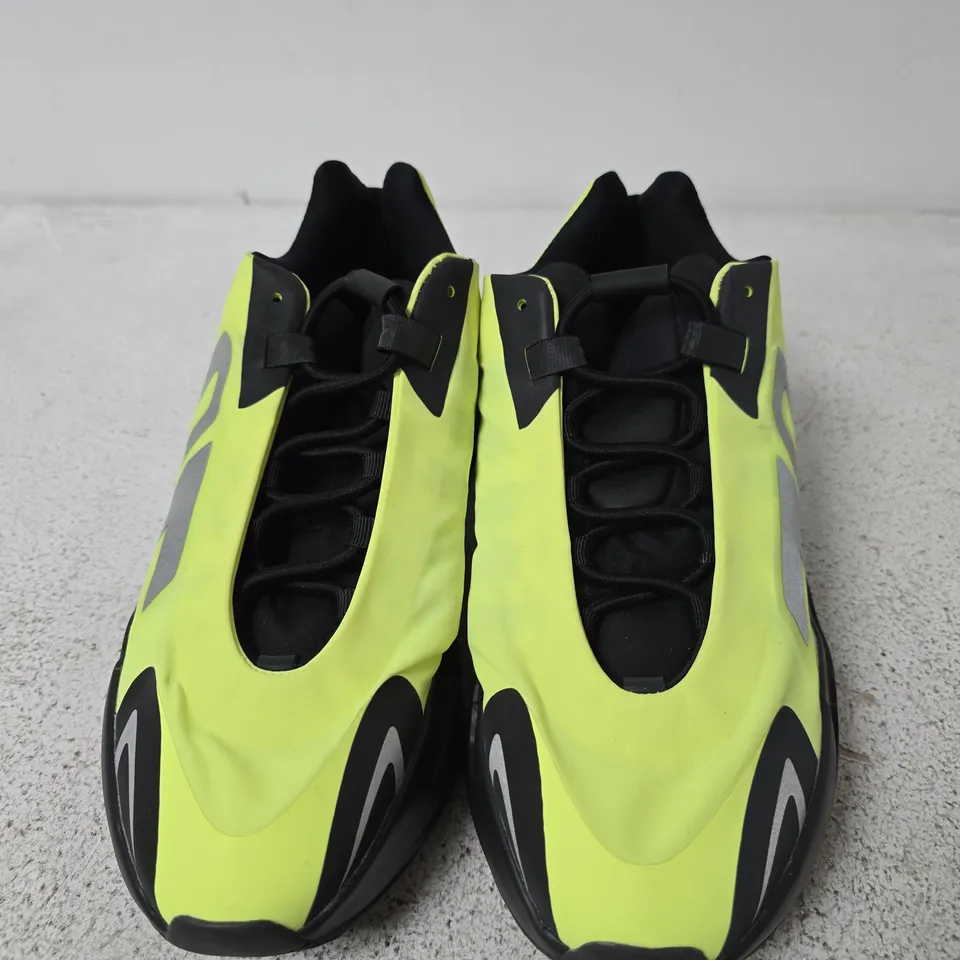 ADIDAS YEEZY TRAINERS, BLACK/BRIGHT GREEN - SIZE UK 9.5