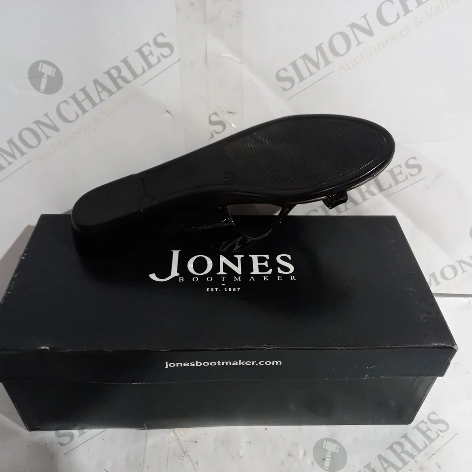 BOXED JONES KLEVINA1 BLACK SANDAL - UK 5 