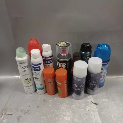 APPROXIMATELY 15 ASSORTED AEROSOLS TO INCLUDE - MR SHEEN MULTI SURFACE POLISH - SNOW WHITE SNOW SPRAY - GILLETTE FUSHION SHAVE GEL - COLLECTION ONLY 