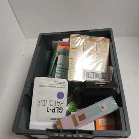TOTE OF APPROXIMATELY 20 ASSORTED COSMETICS TO INCLUDE: EUCERIN SPF 50 SUNSCREEN