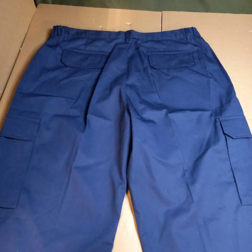 HARBOUR LIGHTS CARGO PANTS IN ATLANTIC NAVY - SIZE LARGE
