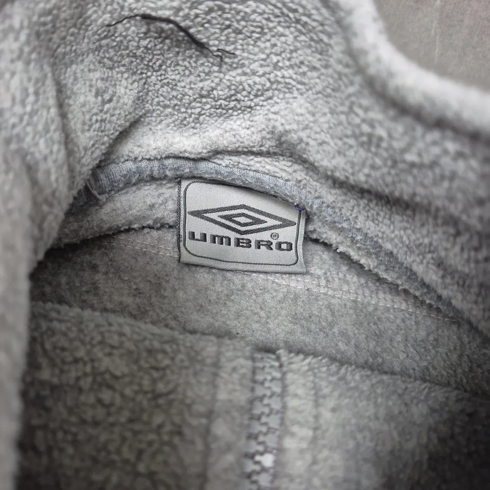 UMBRO GREY FLEECE PULLOVER WITH ZIP NECK SIZE L