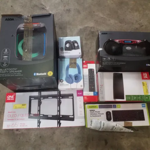 PALLET CONTAINING ASSORTED ELECTRICAL RETURNS INCLUDING BLUETOOTH PARTY SPEAKER, UNIVERSAL TV WALL MOUNT, WIRED HEADPHONES, UNIVERSAL REMOTE & AERIAL
