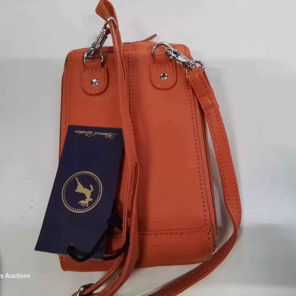 ASHWOOD LEATHER FRONT POCKET COMPACT CROSSBODY BAG