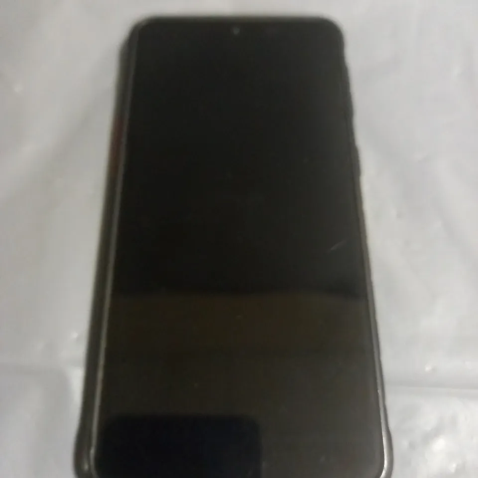 UNBOXED SAMSUNG MOBILE PHONE IN BLACK