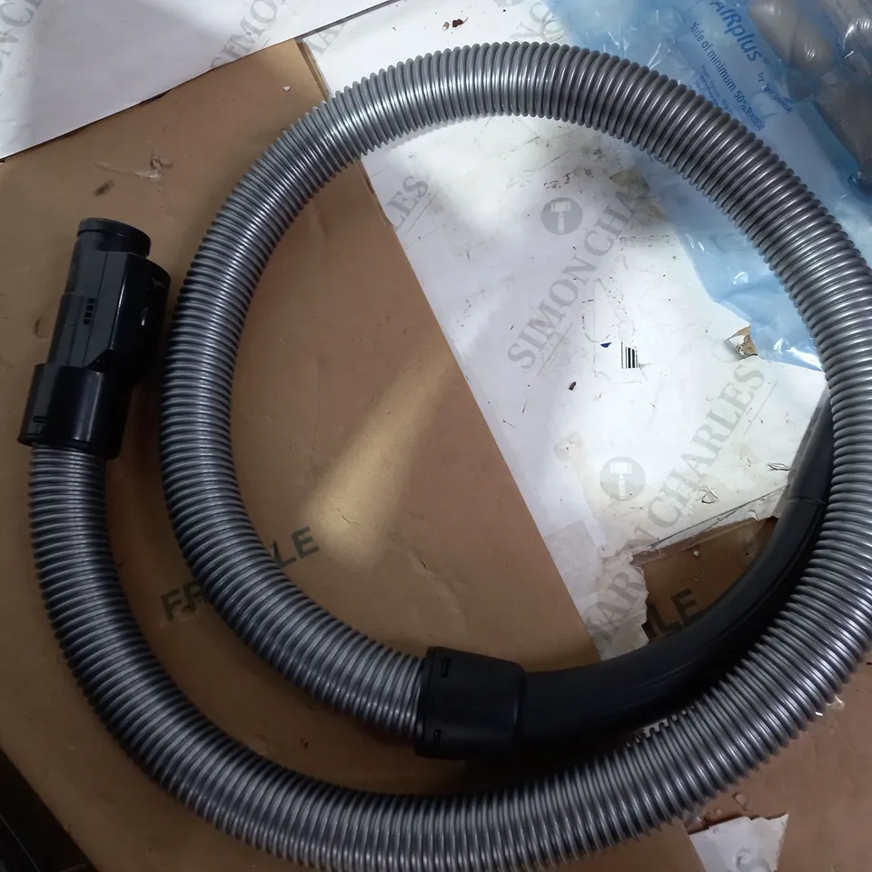 RUSSELL HOBBS COMPACT XS CYLINDER VACUUM