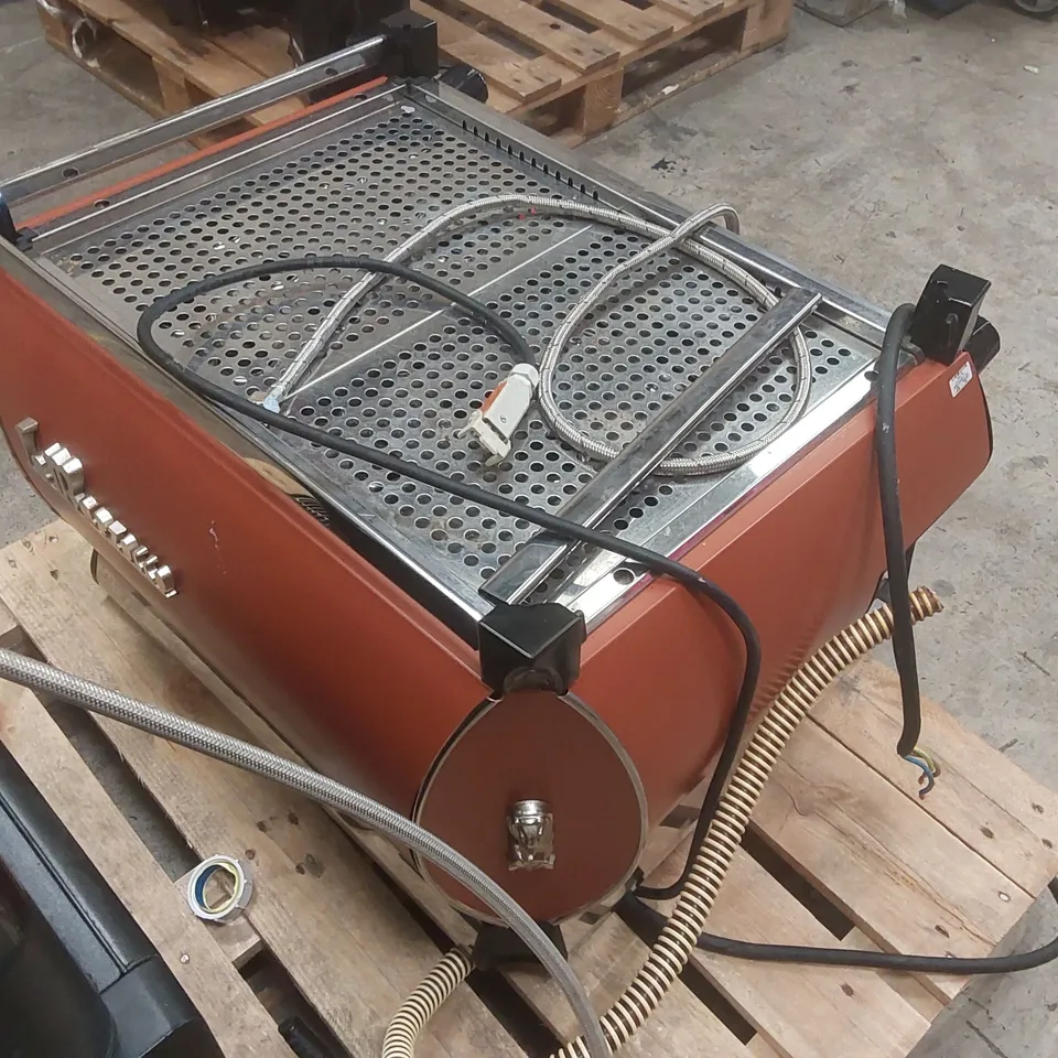 LA MARZOCCO COMMERCIAL 2 GROUP COFFEE MACHINE