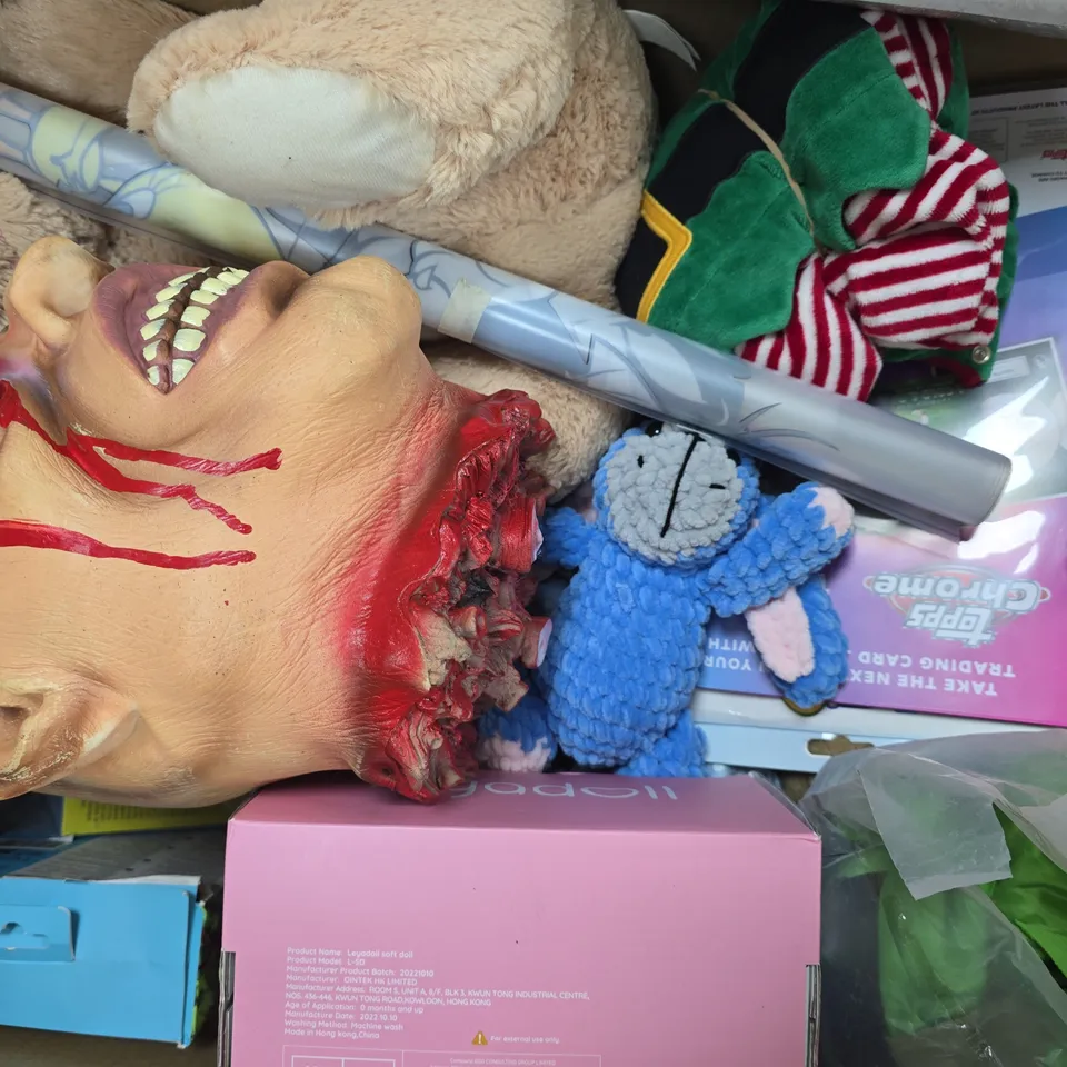 BOX OF APPROXIMATELY 20 ASSORTED TOYS AND GAMES TO INCLUDE RISK IT OR DRINK IT PARTY CARD GAME, DISNEY FROZEN PIXEL PIXEL, ETC - COLLECTION ONLY