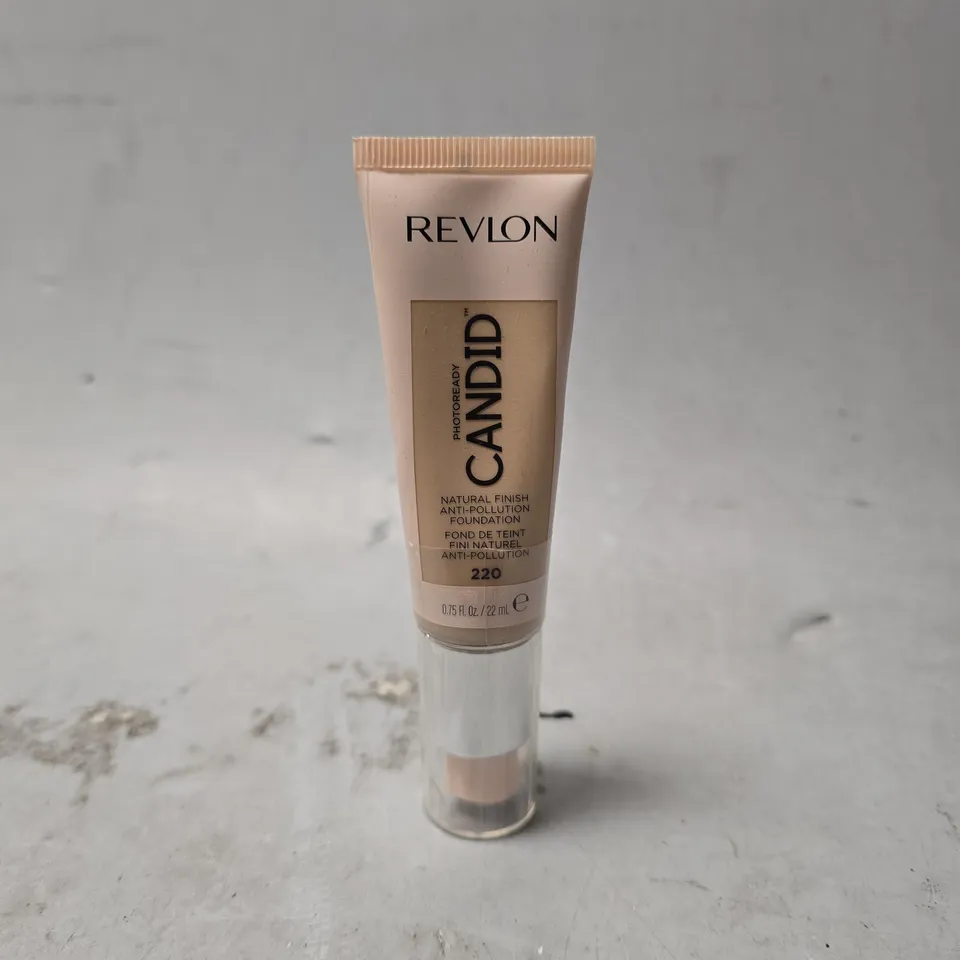 BOX OF APPROXIMATELY 40 REVLON CANDID NATURAL FINISH FOUNDATION 220