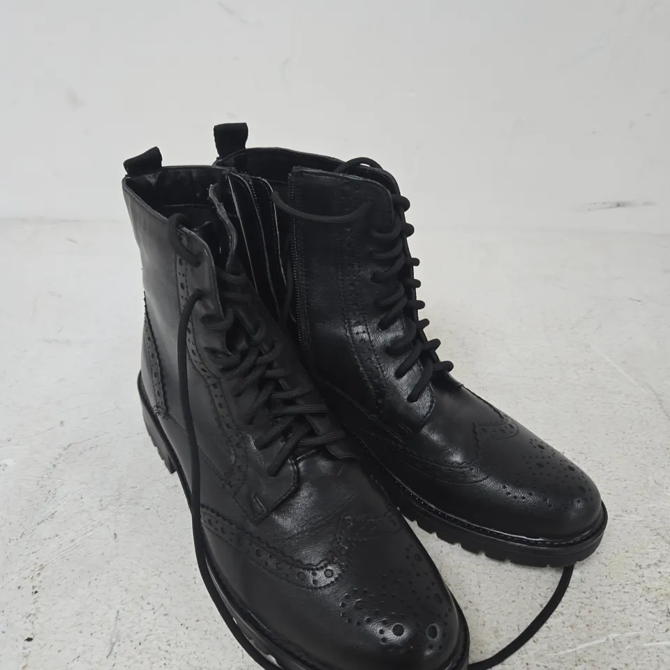 LASCANA BLACK LEATHER LACE-UP COMBAT BOOTS - UK 8