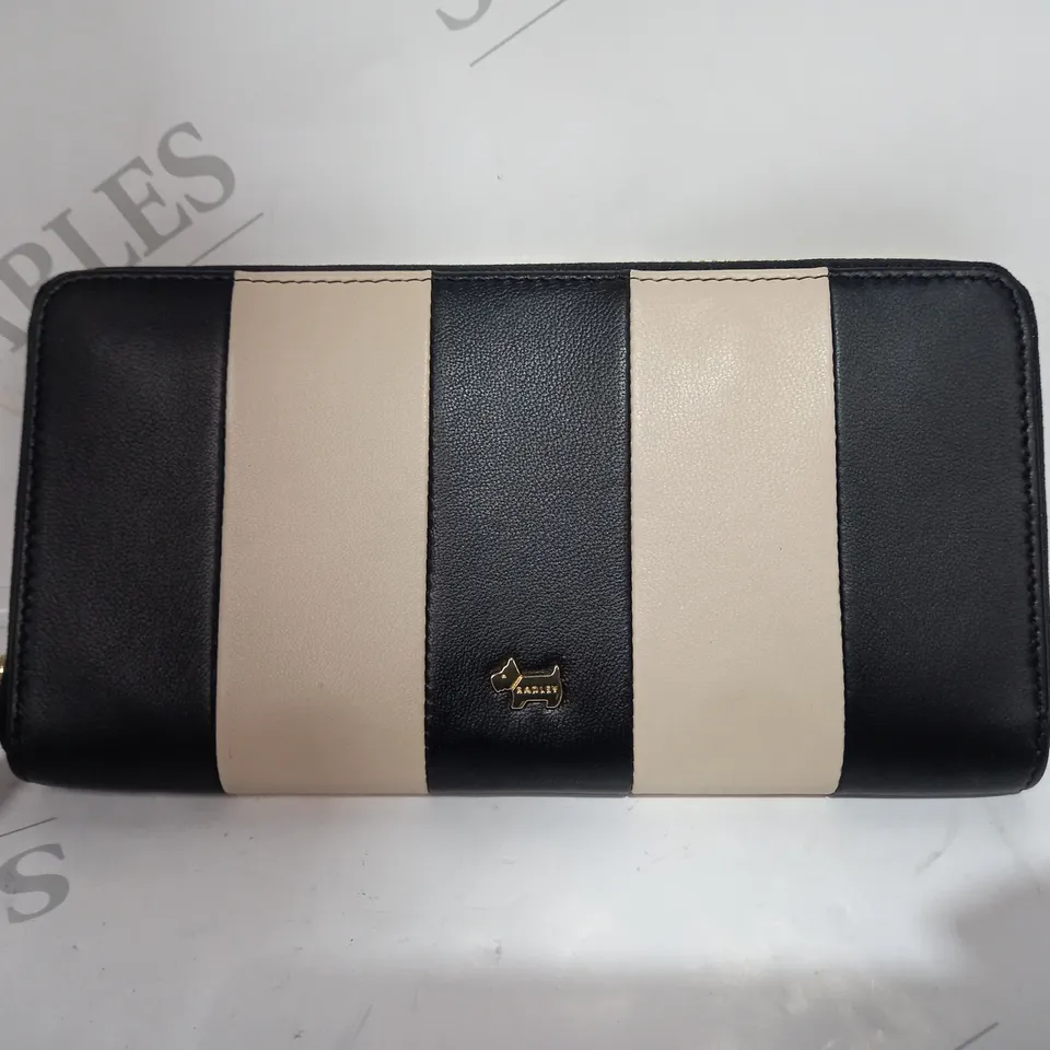 RADLEY BLACK AND BEIGE CLUTCH PURSE