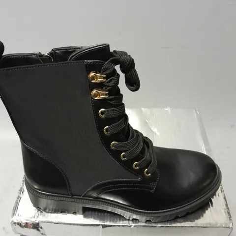 BOXED PAIR OF KELSI LACE BOOTS IN BLACK - SIZE 6