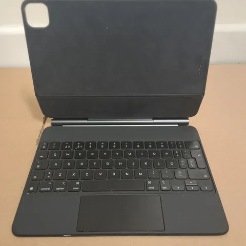 APPLE IPAD PRO FOLDING KEYBOARD CASE IN GREY