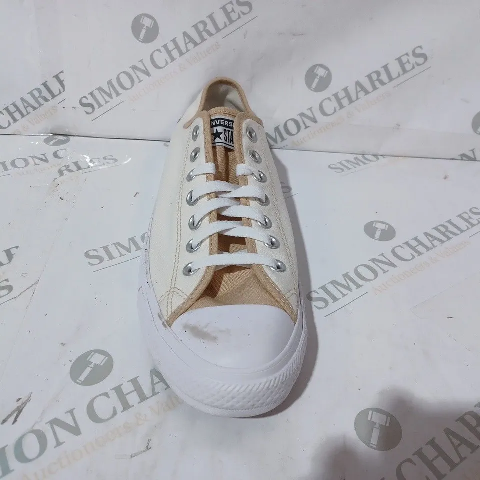 PAIR OF CONVERSE CANVAS SHOES IN BEIGE/SAND UK SIZE 9.5