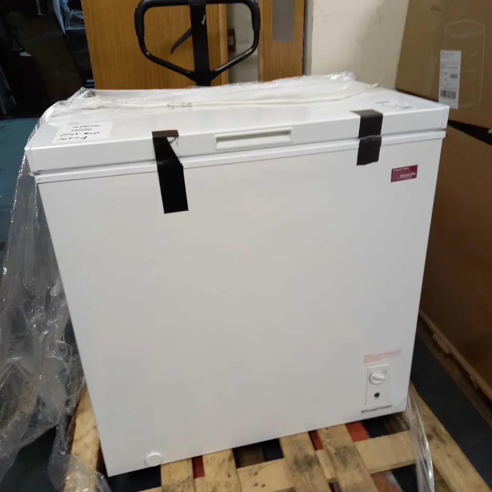 RUSSELL HOBBS RH198CF3003 198L CHEST FREEZER