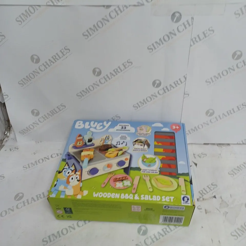 BLUEY WOODEN BBQ AND SALAD SET RRP £29.99