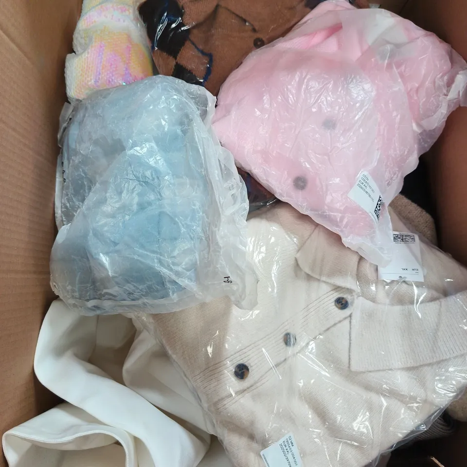 LARGE BOX OF APPROXIMATELY 25 ASSORTED CLOTHING ITEMS IN VARIOUS COLOURS, STYLES AND SIZES - COLLECTION ONLY