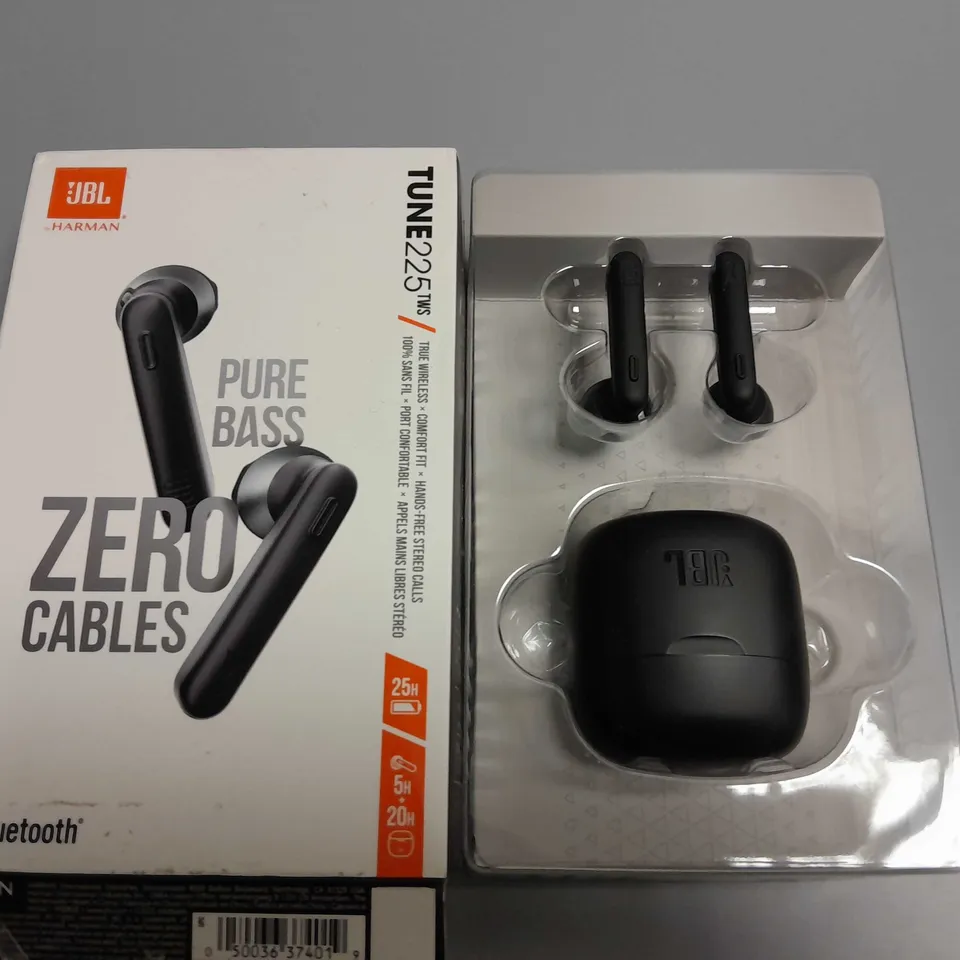 BOXED JBL TUNE 225 TRUE WIRELESS EARBUDS