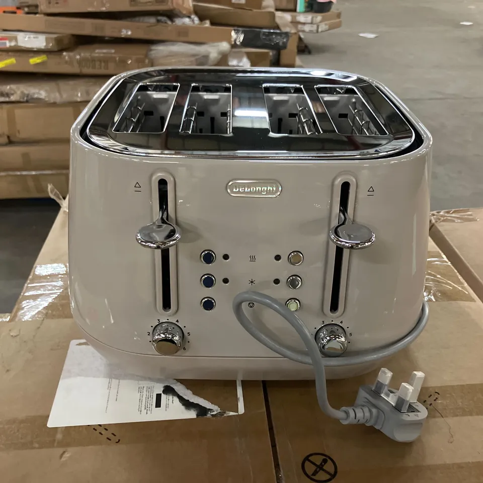 BOXED DELONGHI ECLETTICA TOASTER RRP £79.99