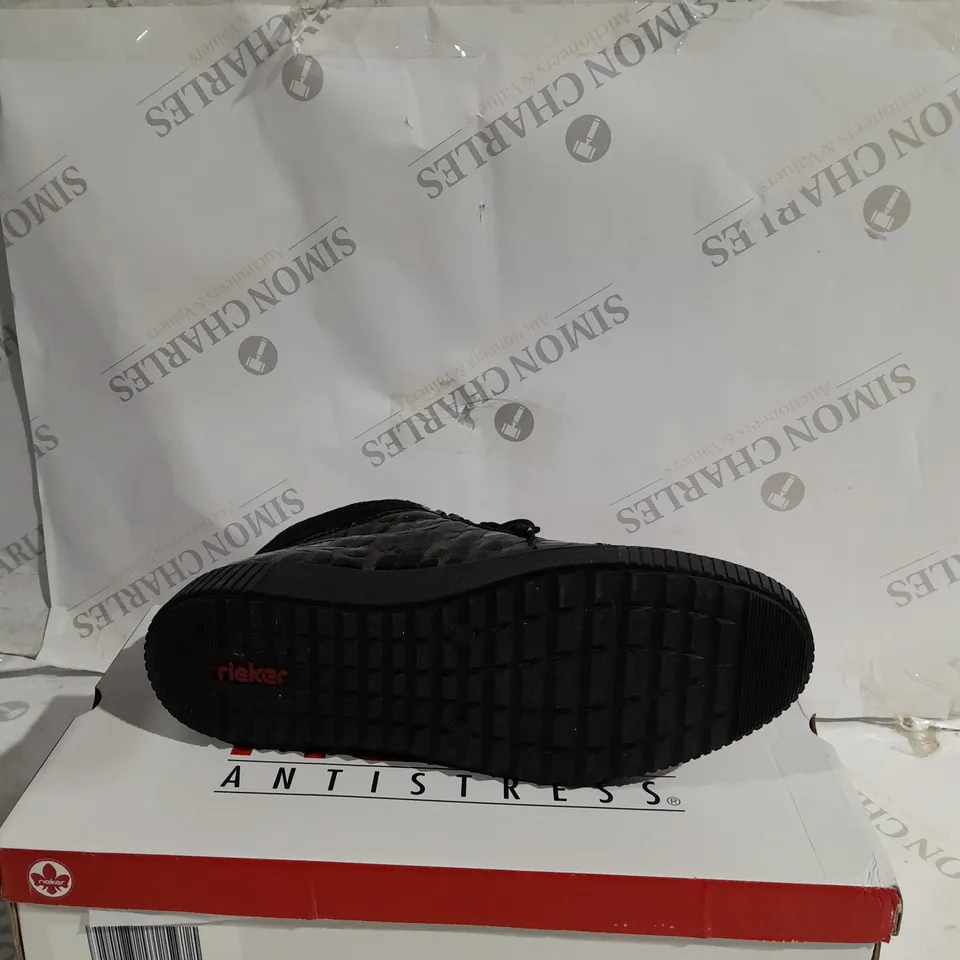 RIEKER TRAINER BOOT SIDE ZIP BLACK PATENT MULTI COLOURED - SIZE UK 7.5 - BOXED 