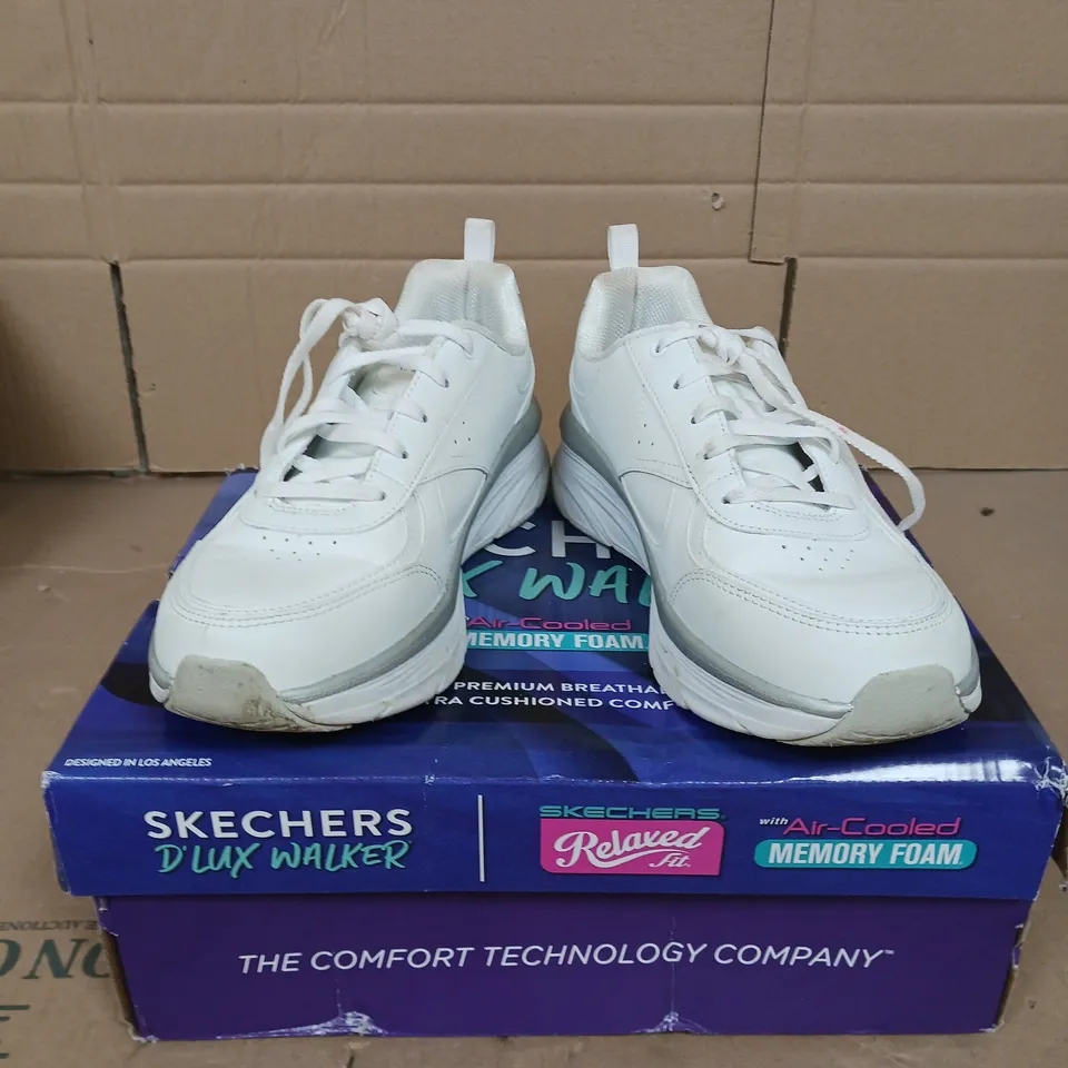 SKECHERS D'LUX WALKER LEATHER TRAINERS WHITE SIZE 5