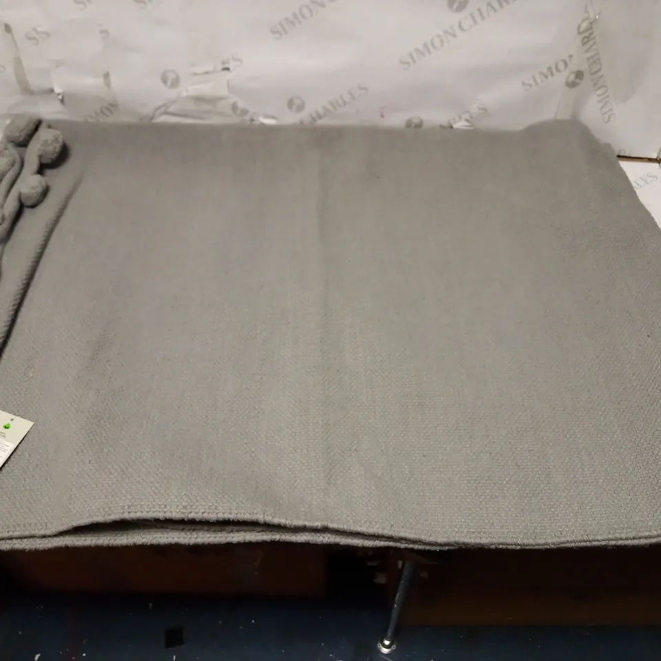 BOX OF 6 BRAND NEW POM POM COTTON RUGS - GREY