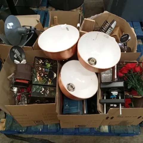 PALLET OF ASSORTED CATERING PRODUCTS AND EX-RESTERAUNT DECOR