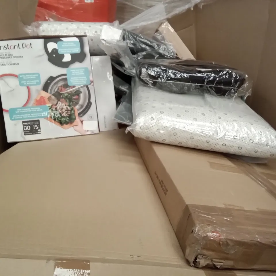 PALLET OF ASSORTED ITEMS INCLUDING KITCHEN FAUCET, DRIPE X, INSTANT POT MULTI-USE PRESSURE COOKER, LLIVEKIT AIR FRYER, 2-TIER EXTENDABLE MICROWAVE OVEN RACK, CHARLI DRESSER 